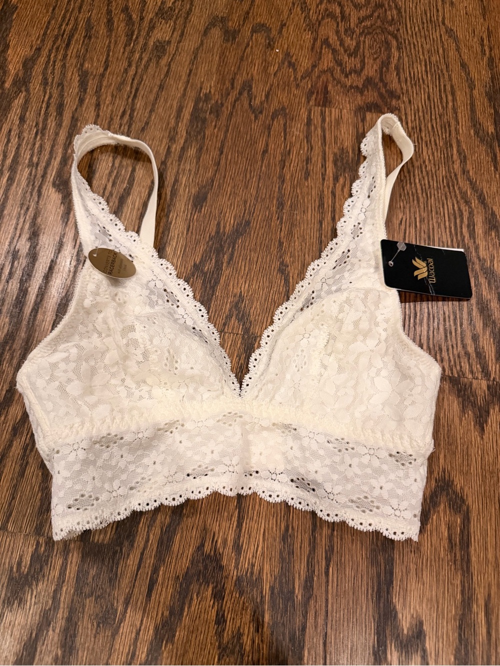 NWT Wacoal size 30 Lace Bralette in Ivory